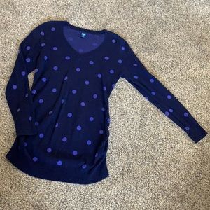EUC v-neck maternity sweater